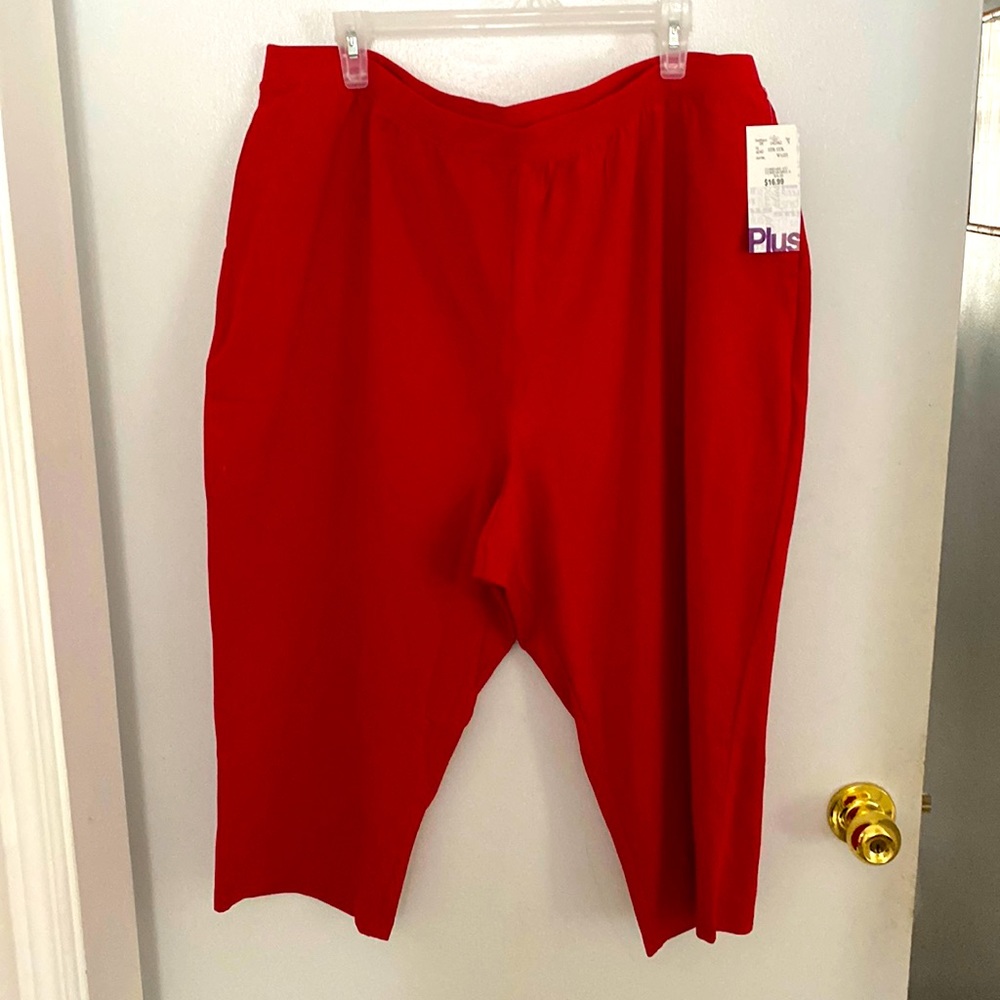 Ladies Capris, new with tags